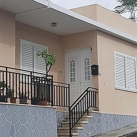 Casa Adrian بيت للعطل لوس يانوس دي أريداني